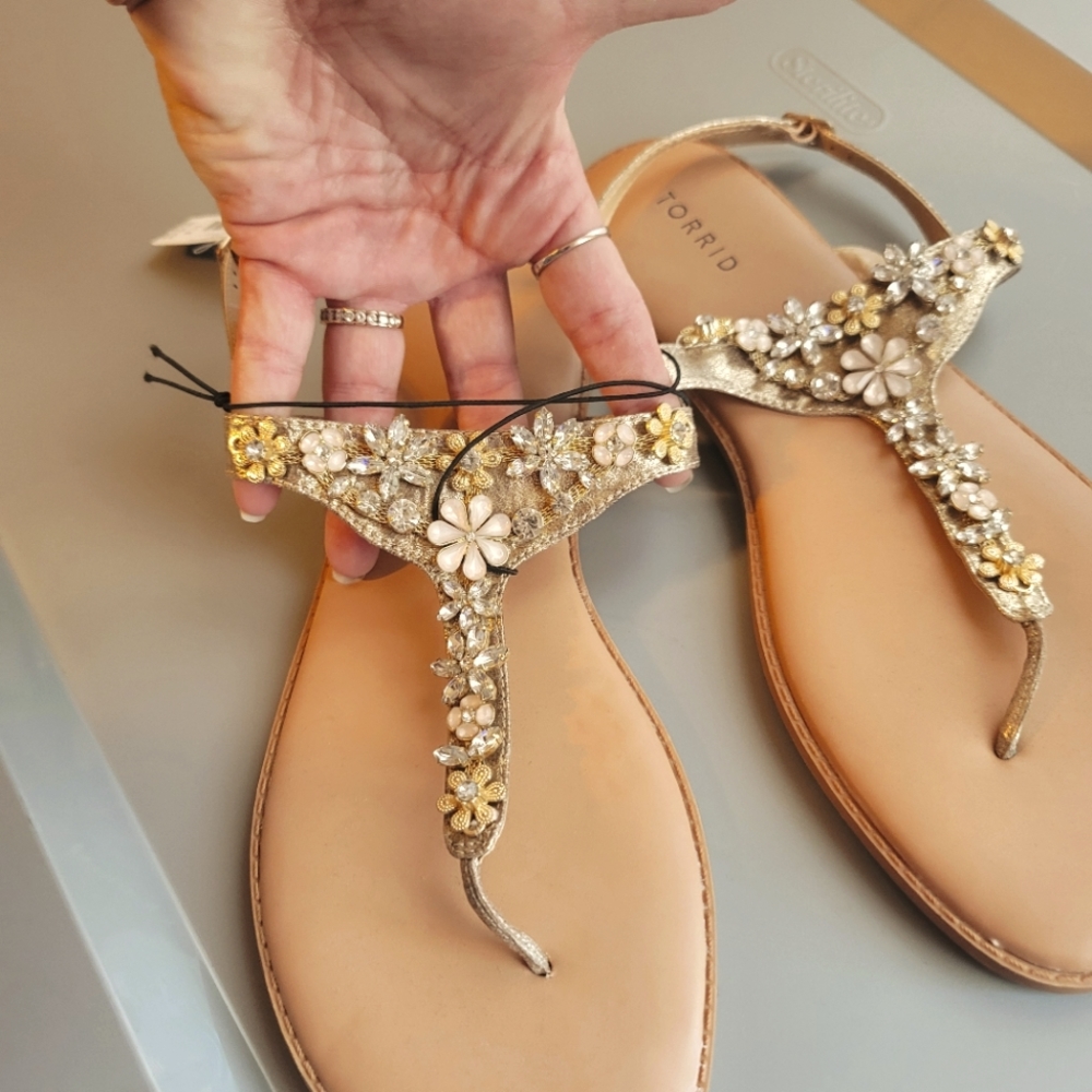 NWT Torrid sandal. Gold flowers, tan stones  and rhinestones. Size 11.5